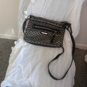 NWOT Dana Buchanan small purse